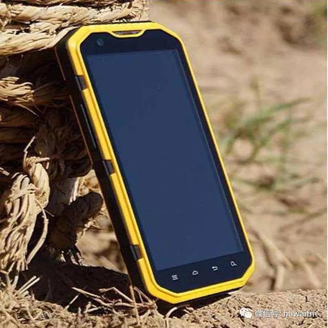 诺基亚最新款功能机，诺基亚和它们比简直弱爆了