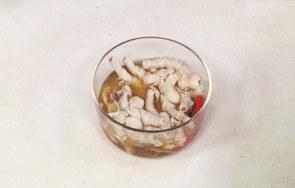 无骨鸡爪泡椒凤爪的做法，精选美味无骨泡椒凤爪的做法