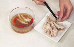 无骨鸡爪泡椒凤爪的做法，精选美味无骨泡椒凤爪的做法