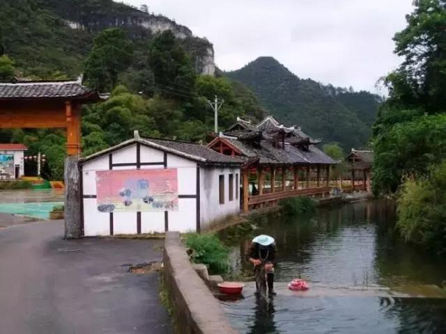 贵阳哪里适合情侣旅游，去贵阳郊外寻一处民俗村