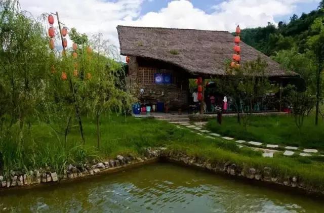 贵阳哪里适合情侣旅游，去贵阳郊外寻一处民俗村