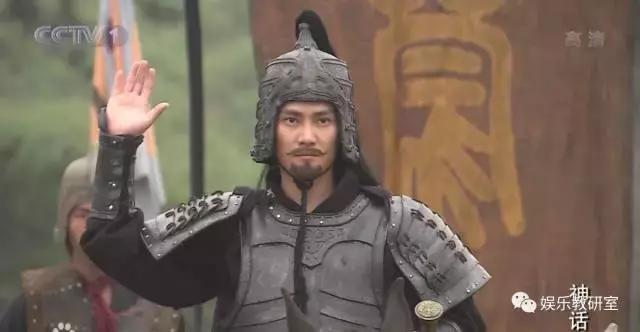 48岁成名后又离开20年结发妻，出生豪门家世显赫