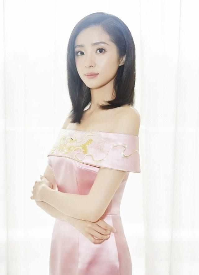 旋风少女戚百草努力的样子，毫不起眼的小配角却红到发紫.还记得她们吗