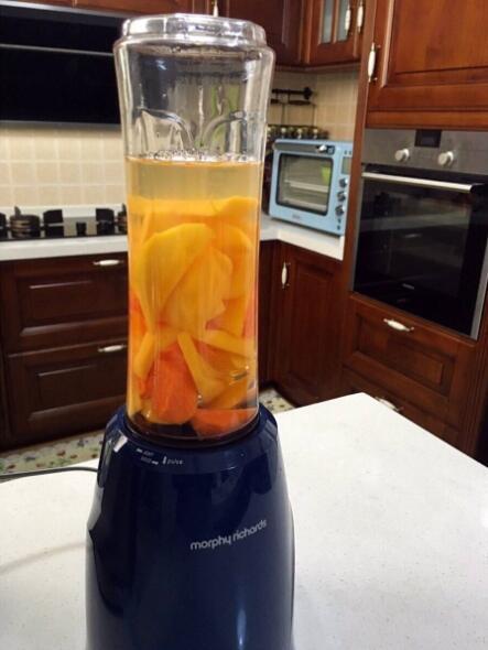 如何制作蓝莓果汁，蓝莓女生的最爱-蓝莓奶昔的独家做法