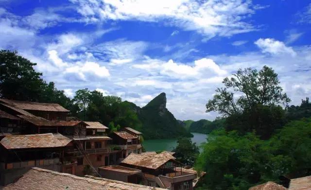 贵阳哪里适合情侣旅游，去贵阳郊外寻一处民俗村