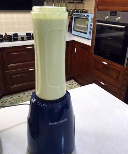 如何制作蓝莓果汁，蓝莓女生的最爱-蓝莓奶昔的独家做法