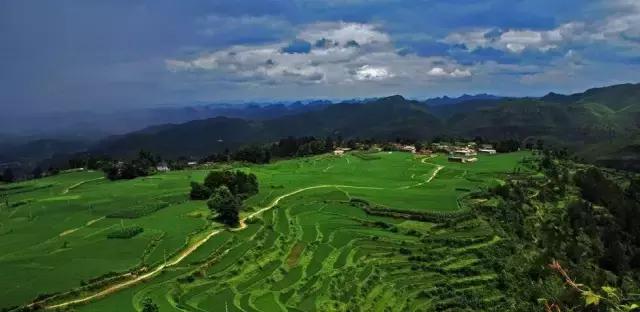 贵阳哪里适合情侣旅游，去贵阳郊外寻一处民俗村