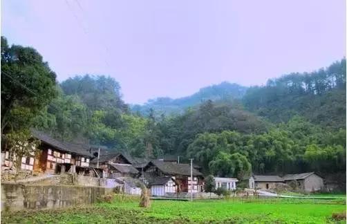 贵阳哪里适合情侣旅游，去贵阳郊外寻一处民俗村