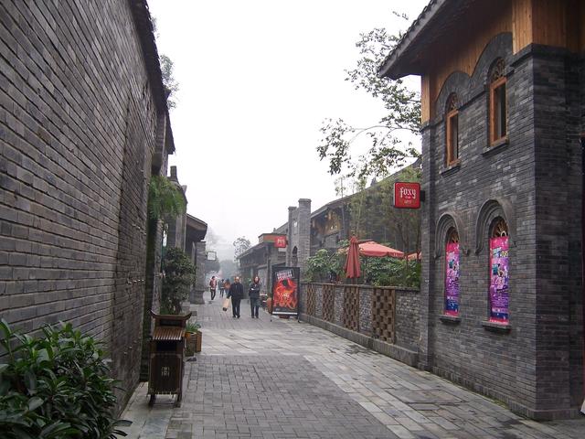 宽窄巷子的特色，宽窄巷子的特色美食（宽窄巷子的美食）