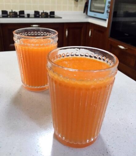 如何制作蓝莓果汁，蓝莓女生的最爱-蓝莓奶昔的独家做法