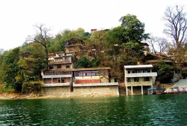 贵阳哪里适合情侣旅游，去贵阳郊外寻一处民俗村