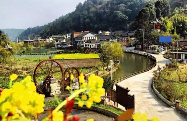 贵阳哪里适合情侣旅游，去贵阳郊外寻一处民俗村