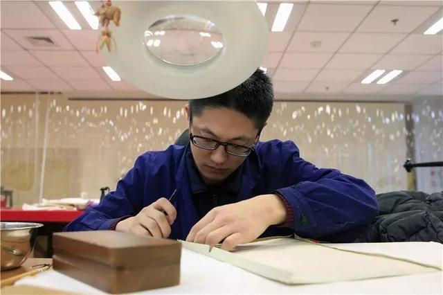 珍贵古籍修复，一本残破古籍如何起死回生