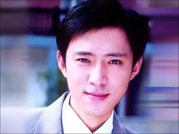 演过情深深雨蒙蒙中的陆尔豪，出道22年终于凭《谢谢你医生》火了