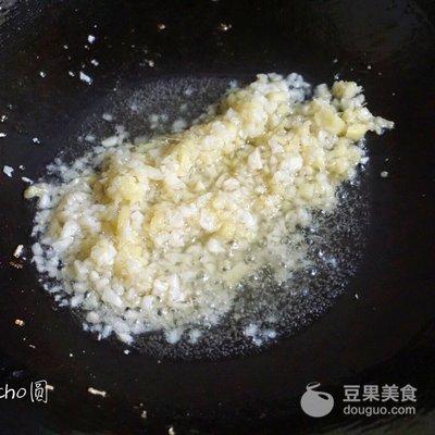 虾菇怎么炒好吃，蒜香皮皮虾的做法