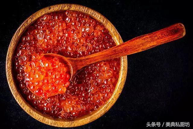 即食深海鱼子酱可以怎么吃，鱼子酱与食物这样搭配更让人无法抗拒