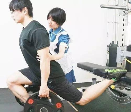 日本健身房的价格表，日本宅男健身（火爆的日本Curves女性老人健身房）