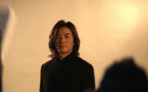 郑伊健是不是黑社会，郑伊健现在的国籍是什么