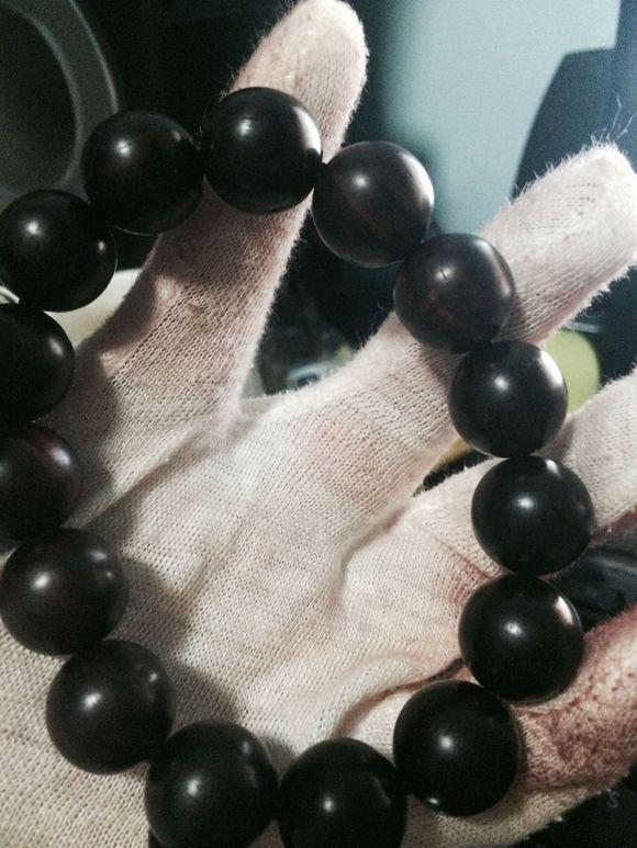 小叶紫檀手串怎么盘玩，盘小叶紫檀手串的正确方法（盘玩小叶紫檀手串的基本套路）