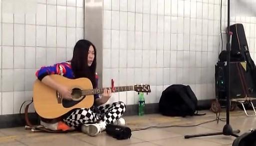 西单女孩 春晚，西单女孩任月丽捐款5万（11年前凭春晚走红,发誓要做第二个董明珠的