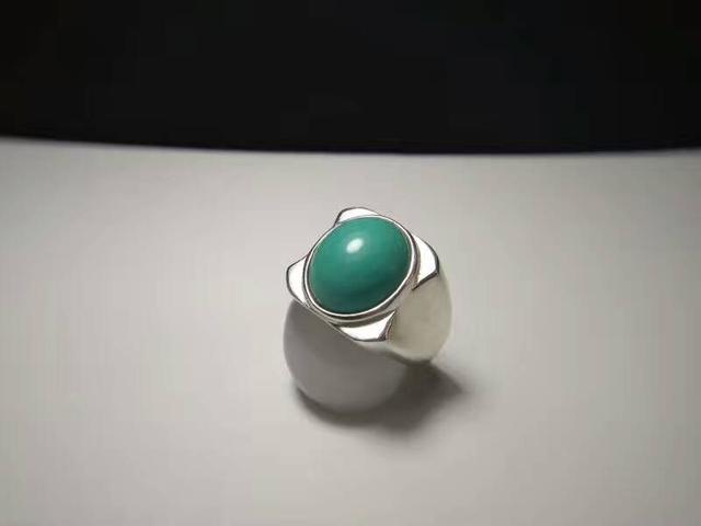 绿松石戒指可以戴在手上吗，绿松石戒指的佩戴方法