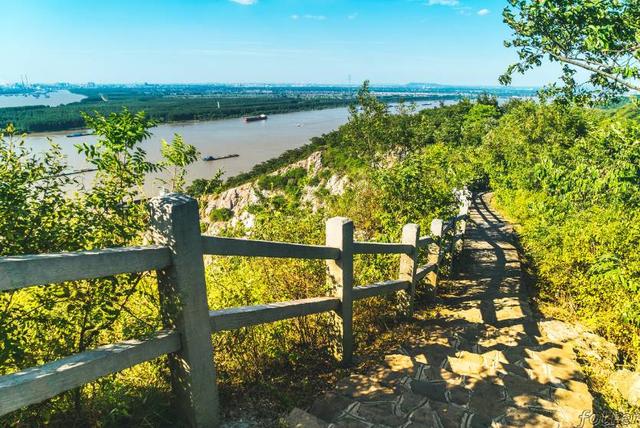 南京有什么玩的，南京最值得玩的景点有哪些免费的（南京6个很美的旅行地）