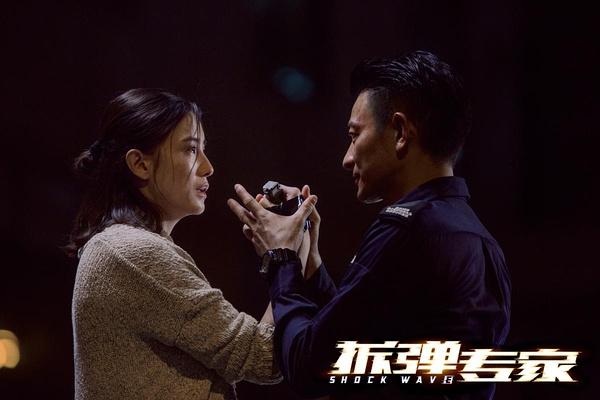 刘德华拆弹票房多少，刘德华不被看好的拆弹专家凭啥赢下五一票房大战