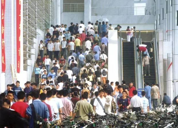 浙大紫金港校区历史系，生科院恋爱率最高历史系最爱健身