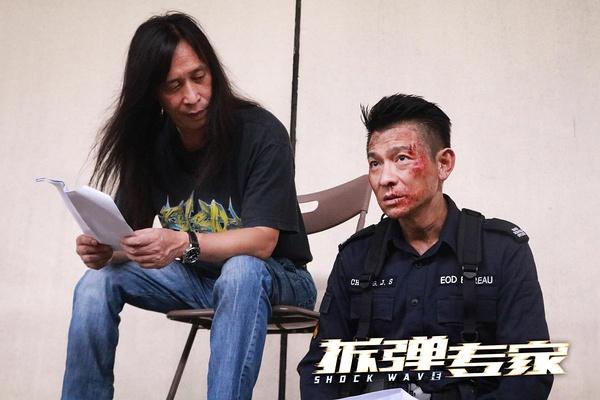 刘德华拆弹票房多少，刘德华不被看好的拆弹专家凭啥赢下五一票房大战