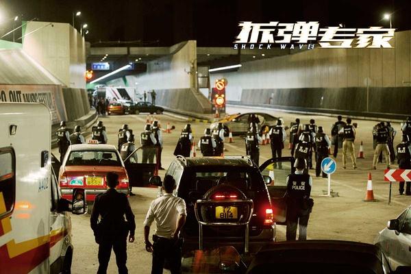 刘德华拆弹票房多少，刘德华不被看好的拆弹专家凭啥赢下五一票房大战