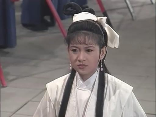 老版包青天里的展昭恋情，她是包青天中痴恋展昭的白雪梅