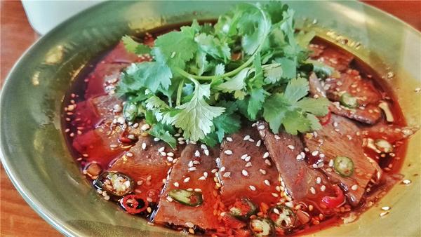 青石山一日游，神龙山上朝圣道