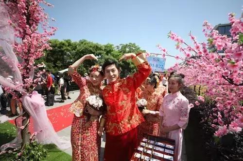 黄磊一家有多美，相爱22年生3个孩子