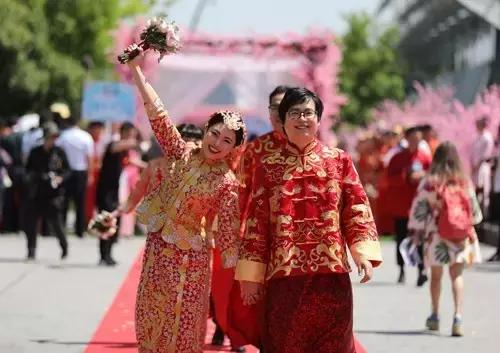 黄磊一家有多美，相爱22年生3个孩子