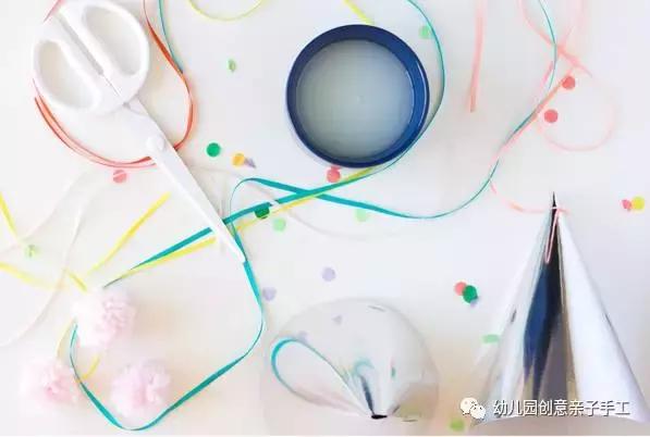 生日帽子怎么做手工，幼儿园手工制作（怎么用卡纸做简单又漂亮的生日帽）