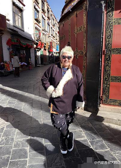 韩红原来当兵时是什么职务，45岁韩红退伍后返乡过节