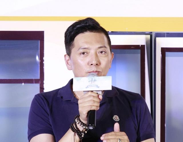 何洁谈爱情感言，何洁助阵小情书首映礼