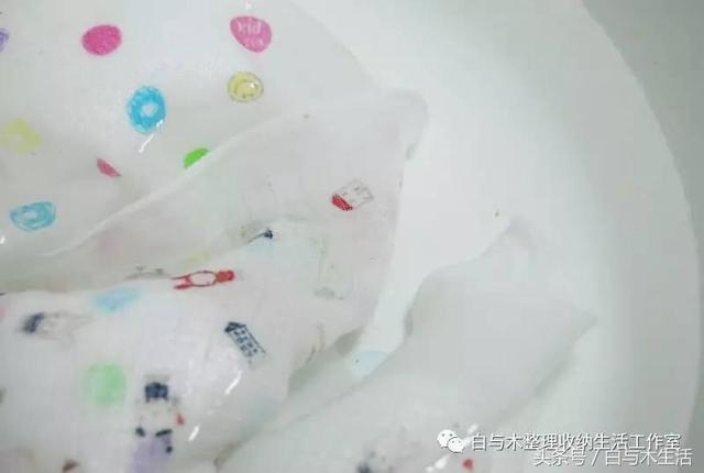 宝宝衣服上的水果渍怎么洗掉，宝宝衣服上的果渍怎么才能洗掉