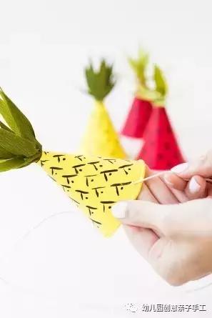 生日帽子怎么做手工，幼儿园手工制作（怎么用卡纸做简单又漂亮的生日帽）