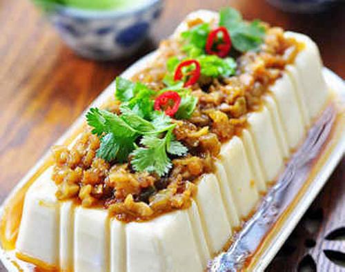 凉拌豆腐怎么做好吃又简单，凉拌豆腐做法简单又好吃（很多人第一步就错了）