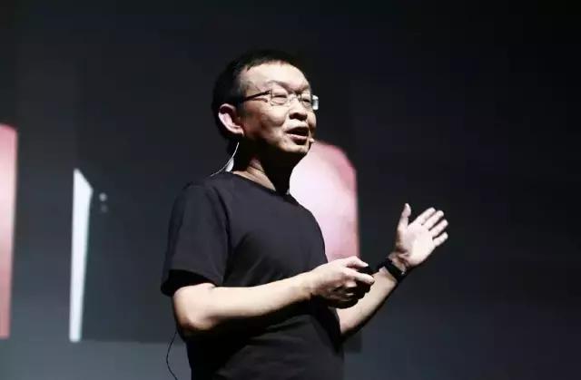 海尔砸冰箱的故事，海尔砸冰箱是因为什么（张瑞敏怒砸76台冰箱告诉我们）