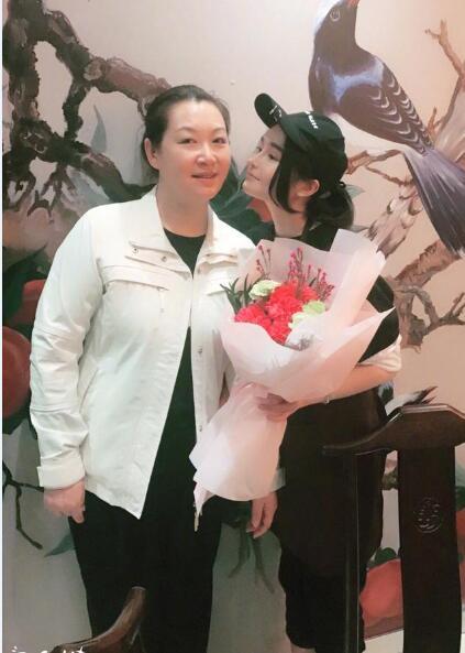 赵本山谈现任妻子和大女儿，赵本山妻子和儿女最新近照曝光