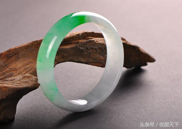 什么是冰种翡翠，翡翠冰糯种