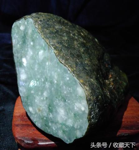 什么是冰种翡翠，翡翠冰糯种