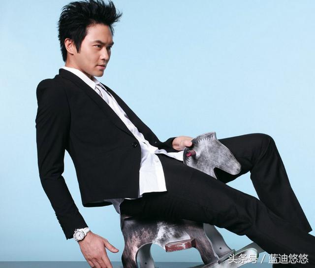 经典粤语歌曲100首，十首经典粤语歌曲（粤语经典歌100首ktv必点歌曲）