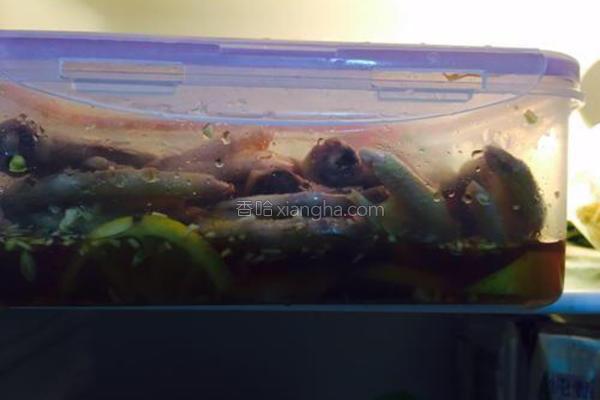 麻辣卤鸡爪好吃到连卤汁都不放过，我们一起来学做一下吧