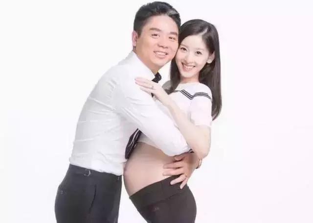 刘强东有多少个亿，奶茶妹妹为何倒追刘强东