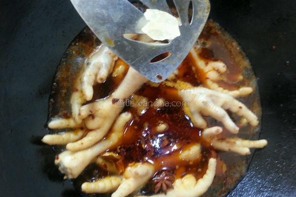 麻辣卤鸡爪好吃到连卤汁都不放过，我们一起来学做一下吧