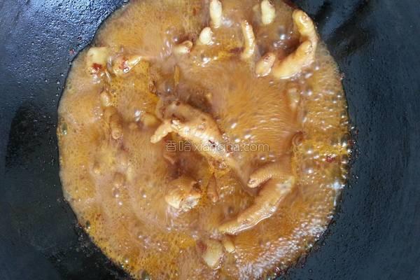 麻辣卤鸡爪好吃到连卤汁都不放过，我们一起来学做一下吧