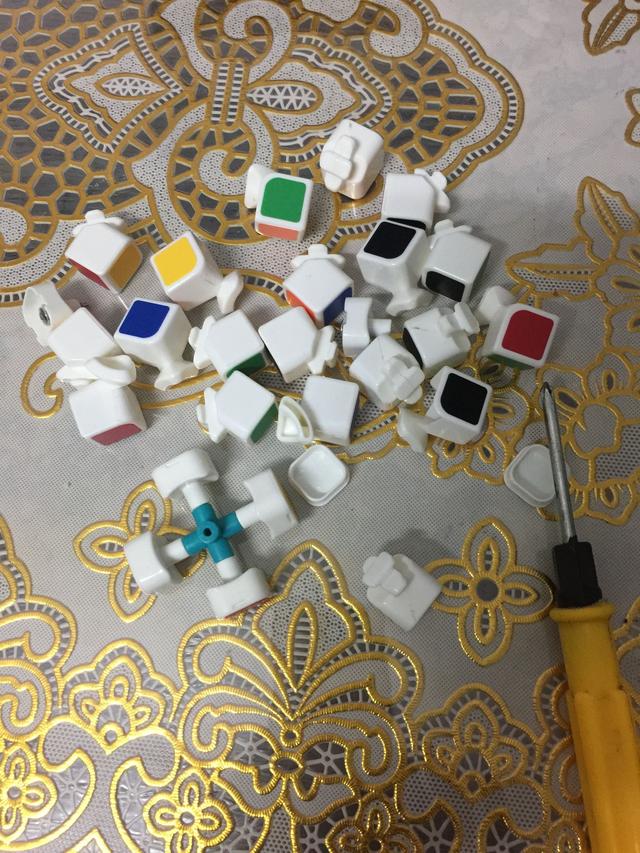 魔方的技巧及新手入门玩法口诀，十步搞定魔方永远记住